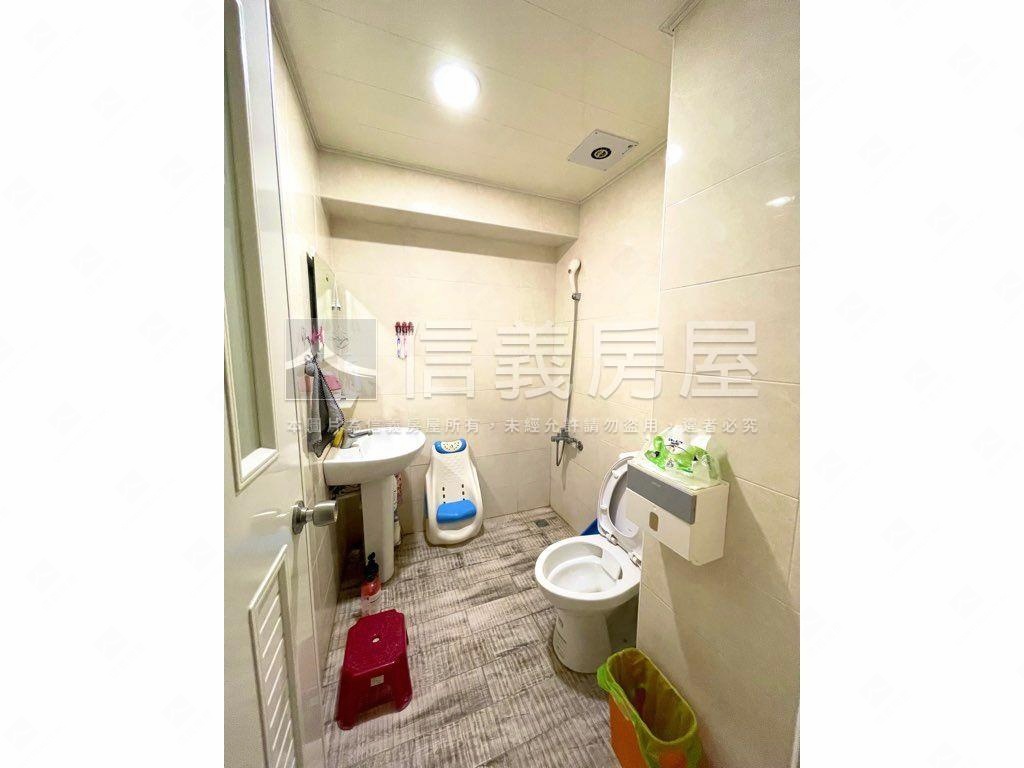 工學商圈三房車位讚房屋室內格局與周邊環境