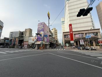 民權路大坪面寬金店面