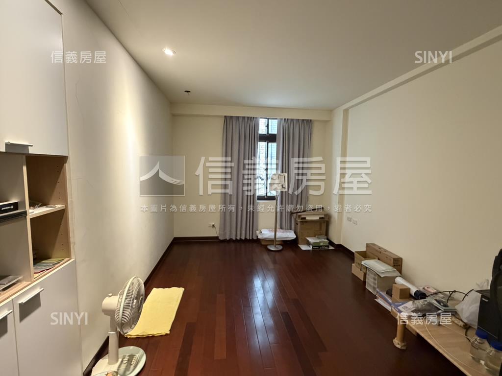 近秀傳雅緻美墅房屋室內格局與周邊環境