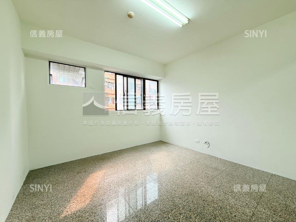 三峽精華地段＊成家三房房屋室內格局與周邊環境