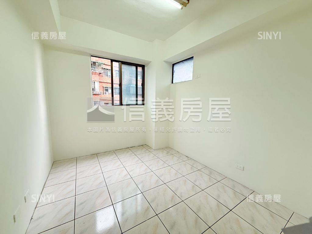 三峽精華地段＊成家三房房屋室內格局與周邊環境