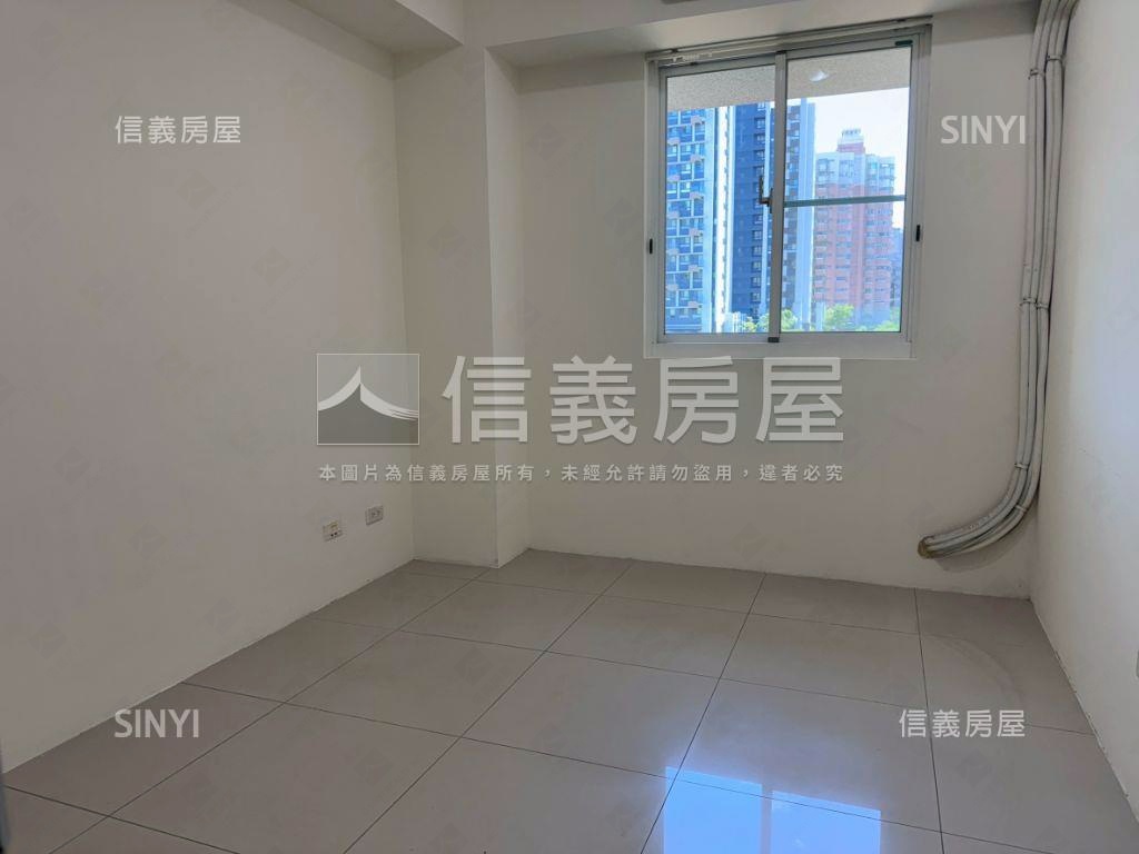 普羅旺斯三房車位起家厝房屋室內格局與周邊環境