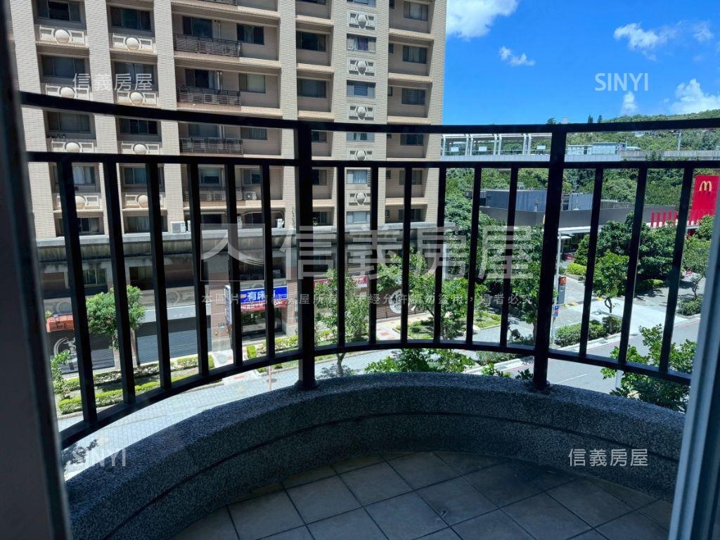 普羅旺斯三房車位起家厝房屋室內格局與周邊環境
