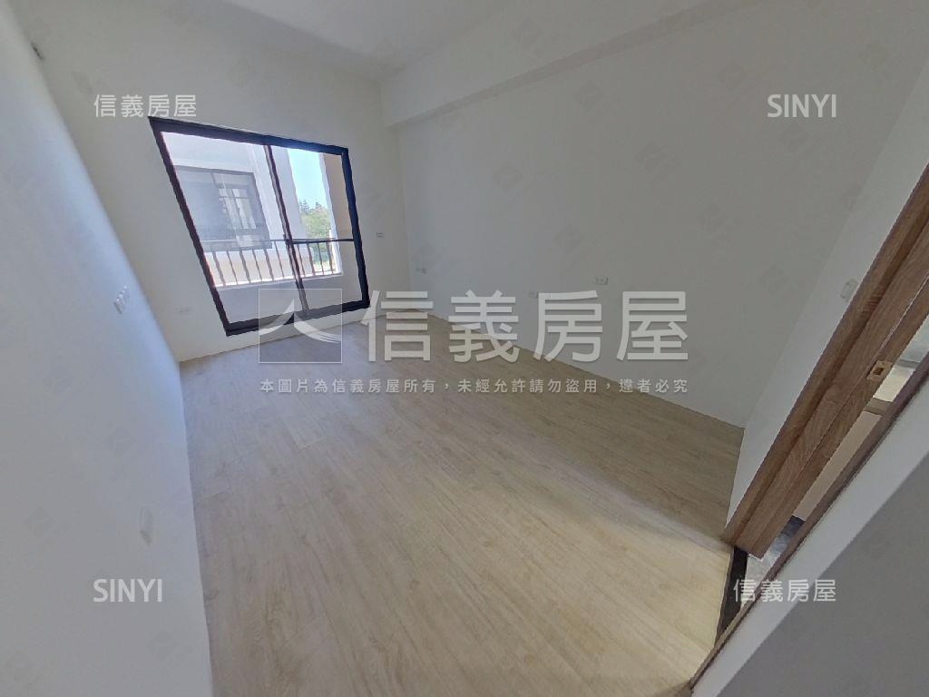 伸港公所旁全新邊間別墅房屋室內格局與周邊環境