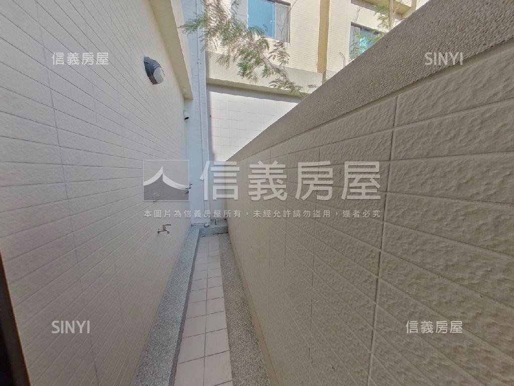 伸港公所旁全新邊間別墅房屋室內格局與周邊環境