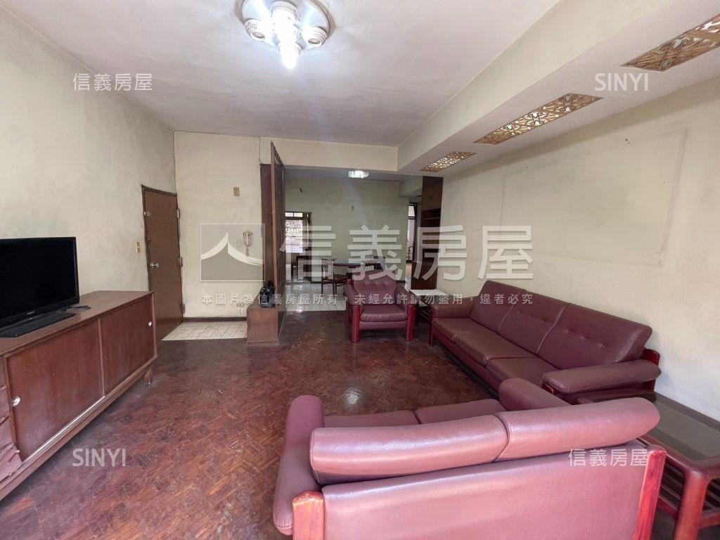 可看屋－正富錦街林蔭３Ｆ房屋室內格局與周邊環境