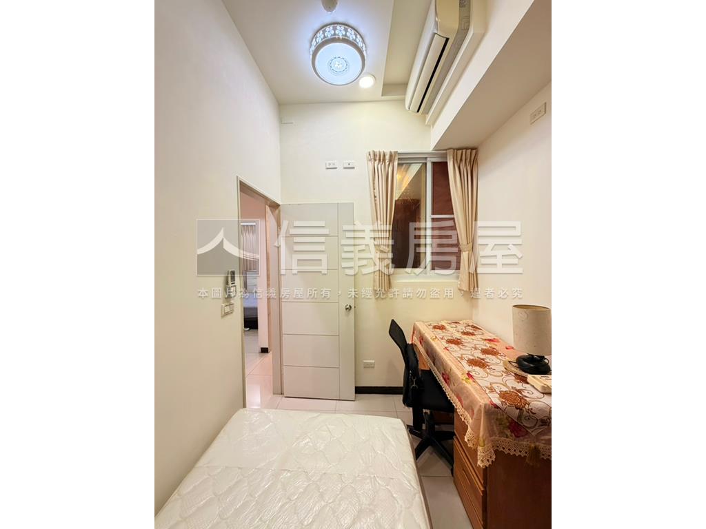 伯爵挑高兩房車位房屋室內格局與周邊環境