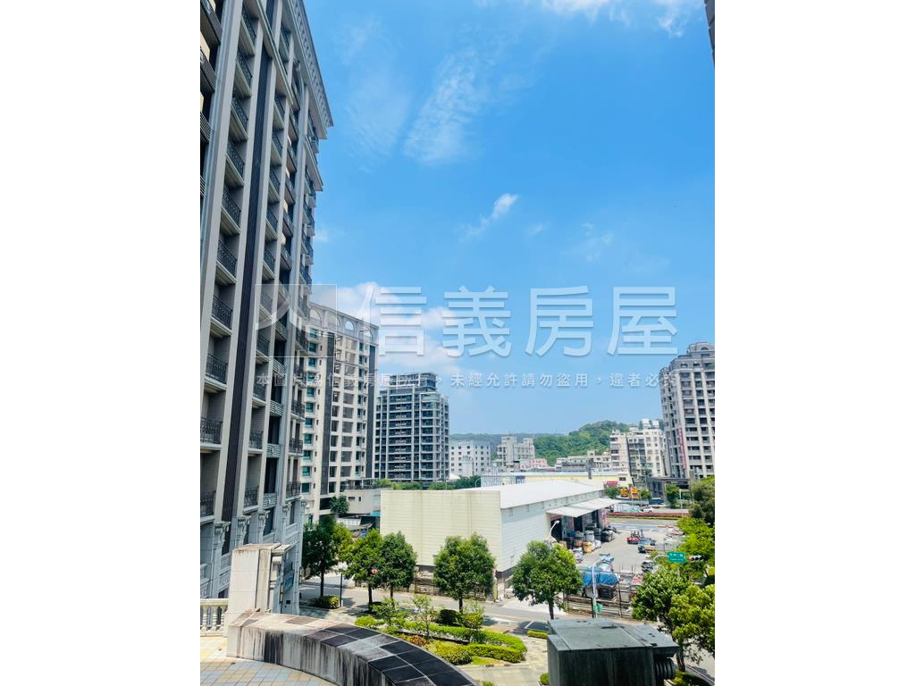 伯爵挑高兩房車位房屋室內格局與周邊環境