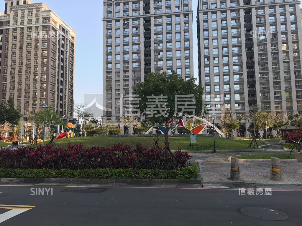 伯爵挑高兩房車位房屋室內格局與周邊環境
