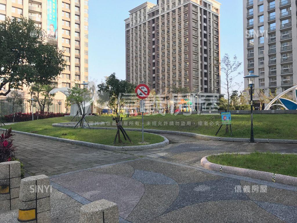 伯爵挑高兩房車位房屋室內格局與周邊環境