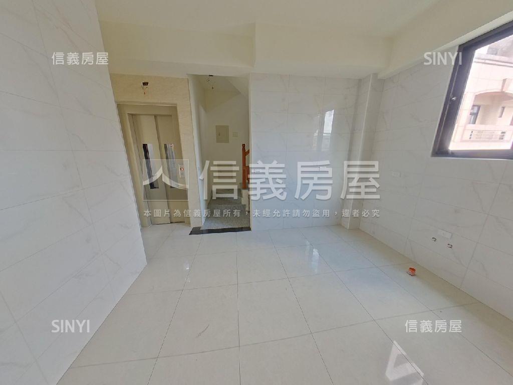 近忠孝國小大面寬美墅房屋室內格局與周邊環境