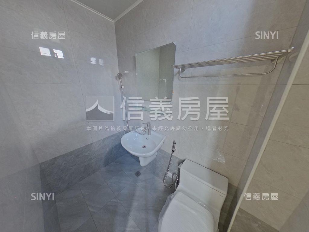 近忠孝國小大面寬美墅房屋室內格局與周邊環境