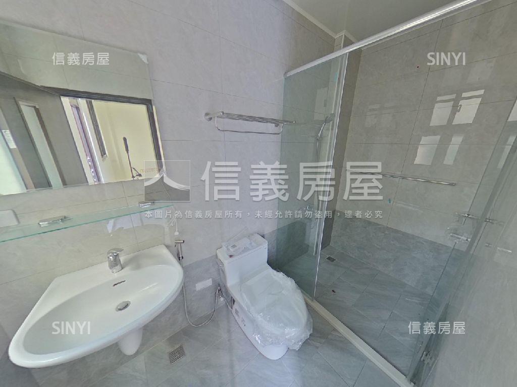 近忠孝國小大面寬美墅房屋室內格局與周邊環境