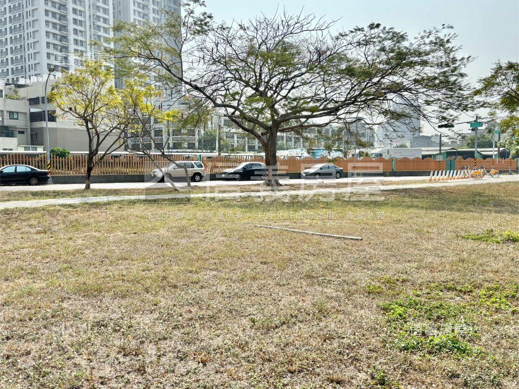 華雄愛樂輕屋齡透天車墅房屋室內格局與周邊環境