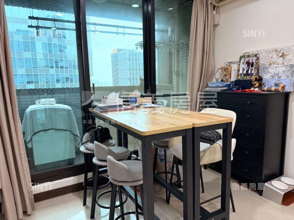 華固邊間√稀有坡平車位房屋室內格局與周邊環境