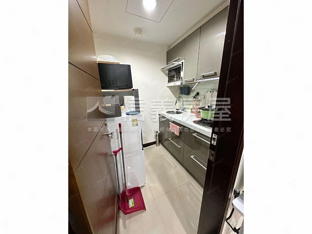 華固邊間√稀有坡平車位房屋室內格局與周邊環境