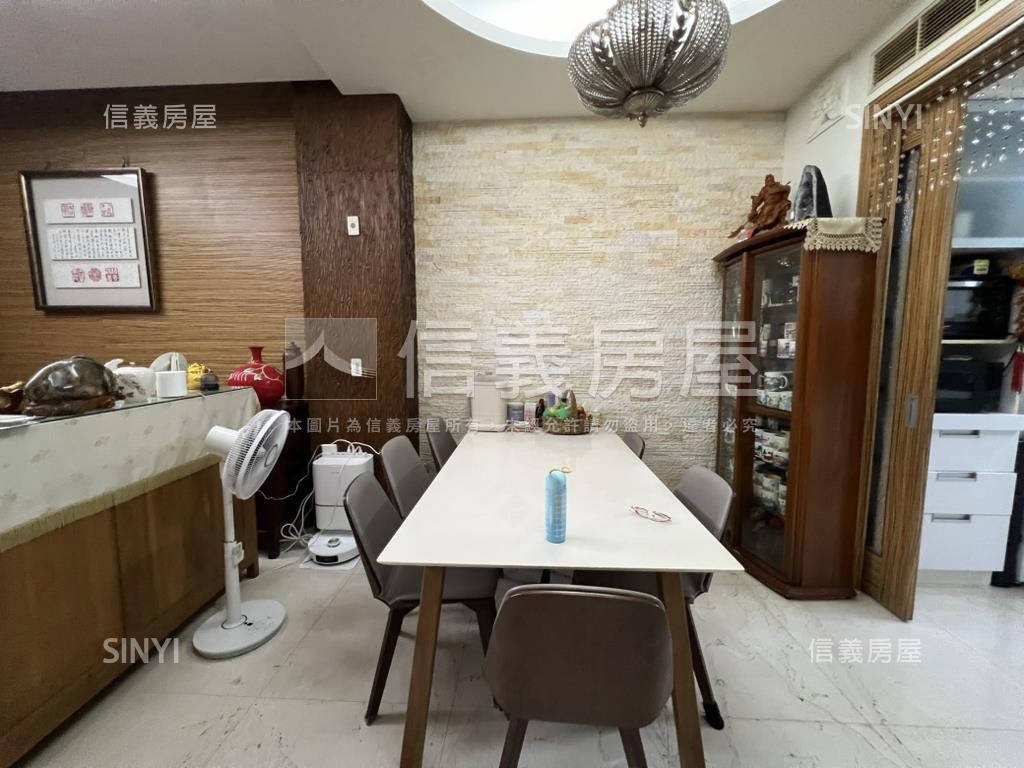 軍榮三街優質朝南透天房屋室內格局與周邊環境