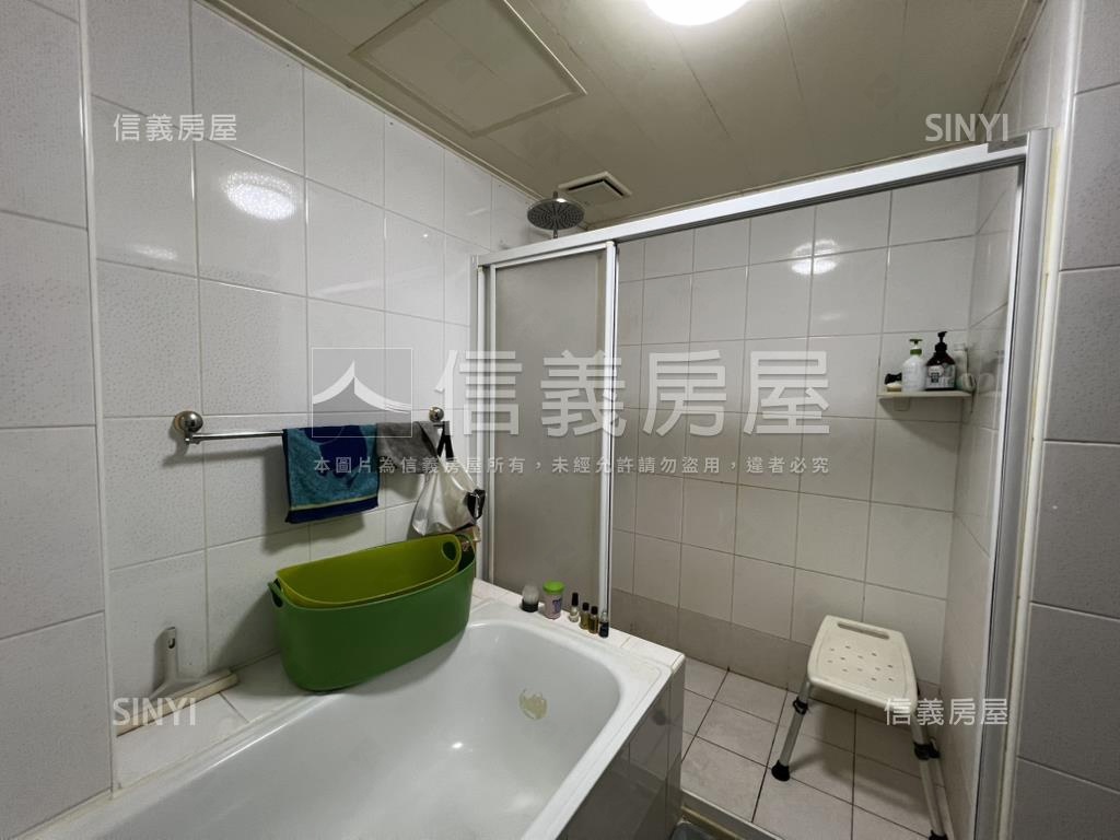 軍榮三街優質朝南透天房屋室內格局與周邊環境