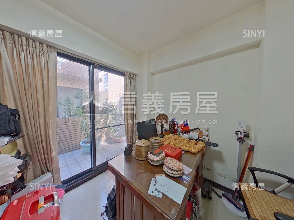 軍榮三街美透天房屋室內格局與周邊環境