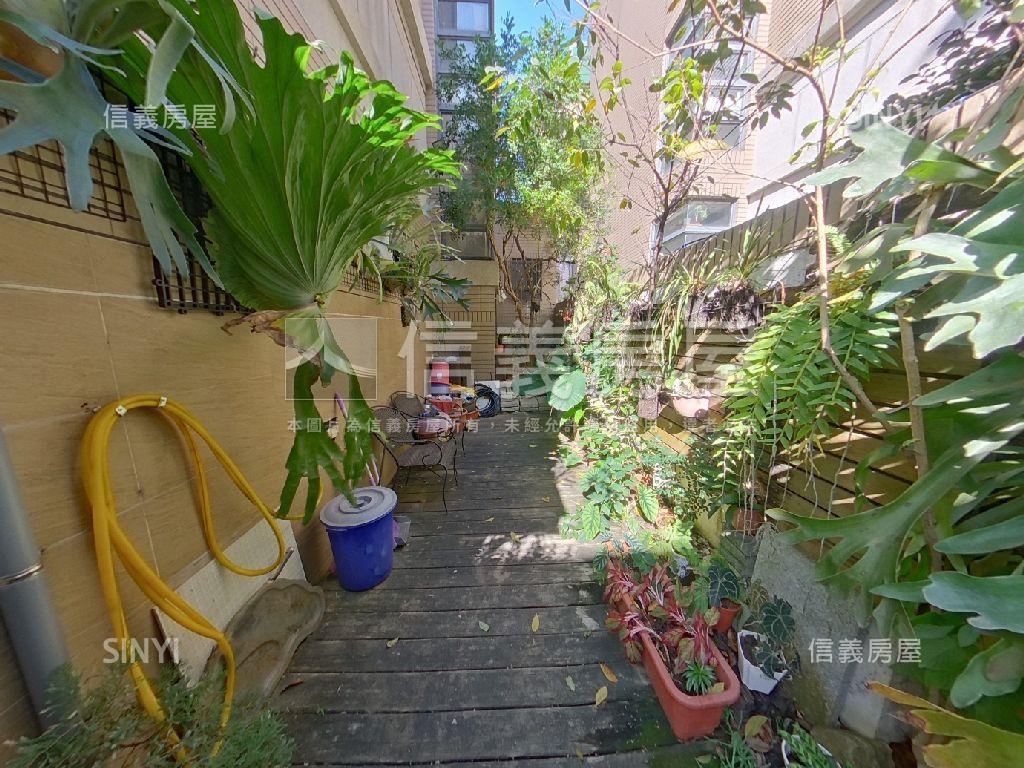 軍榮三街美透天房屋室內格局與周邊環境