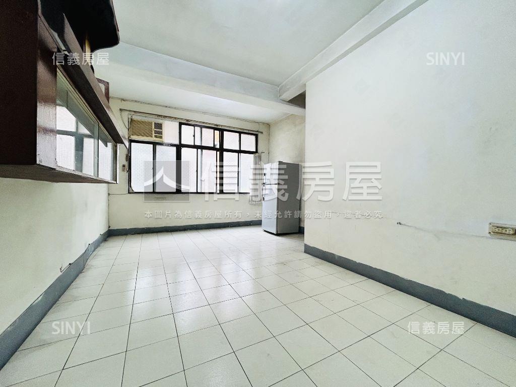 忠孝路透天房屋室內格局與周邊環境