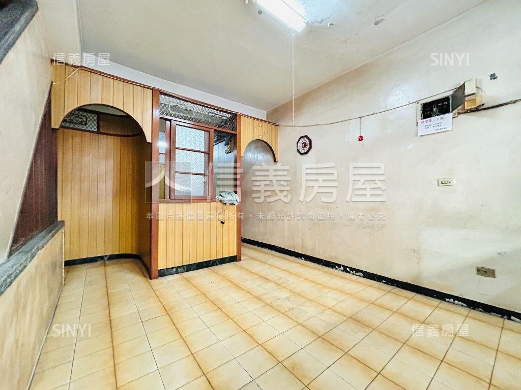忠孝路透天房屋室內格局與周邊環境