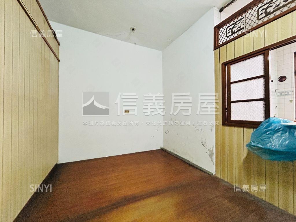 忠孝路透天房屋室內格局與周邊環境