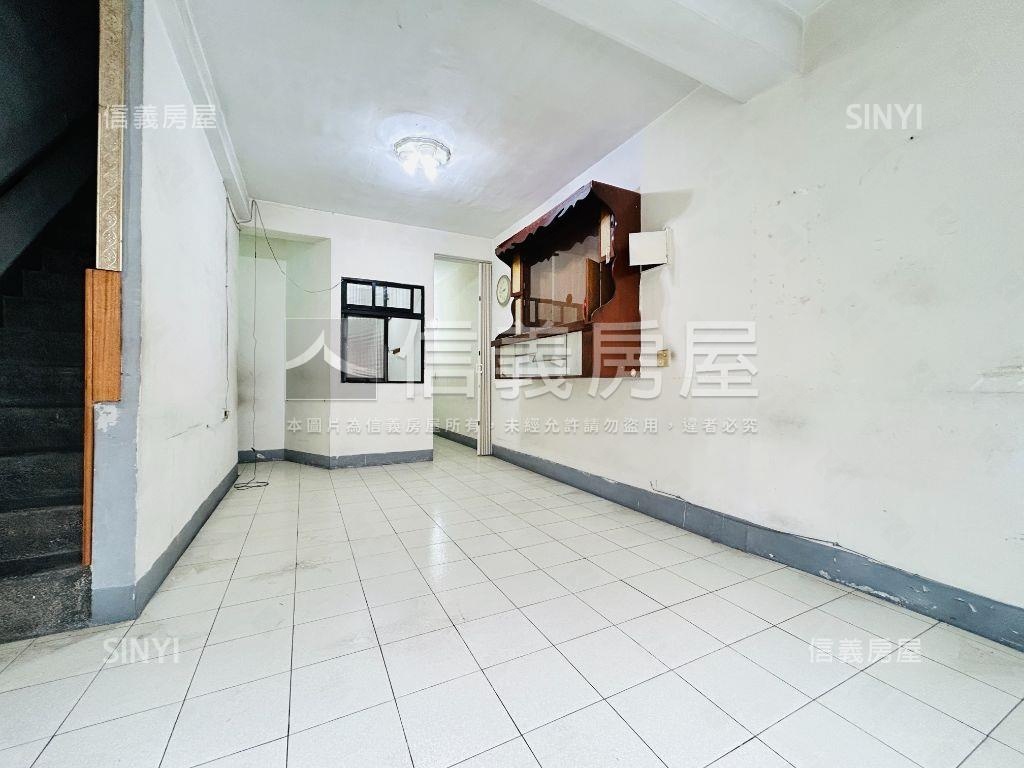忠孝路透天房屋室內格局與周邊環境