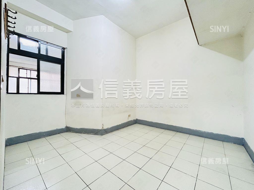 忠孝路透天房屋室內格局與周邊環境