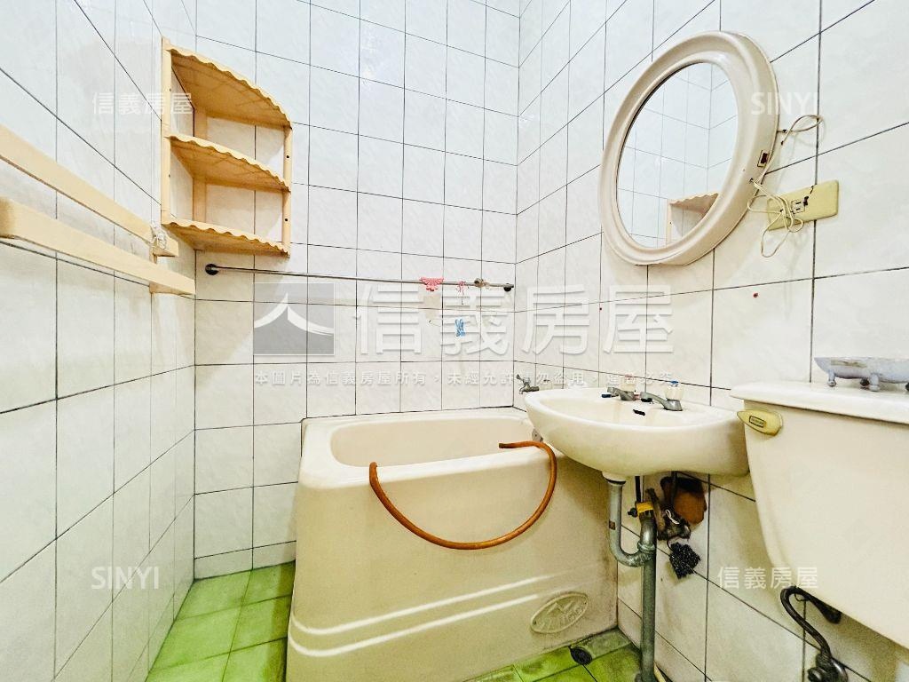 忠孝路透天房屋室內格局與周邊環境