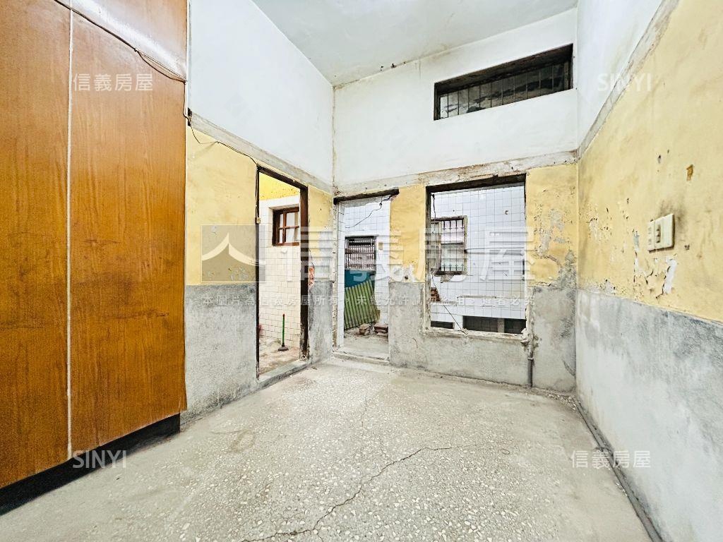 忠孝路透天房屋室內格局與周邊環境