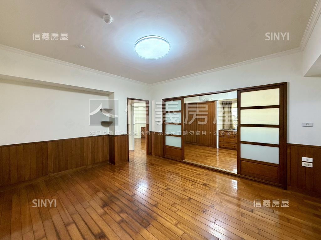 公園首排高樓採光美三房房屋室內格局與周邊環境