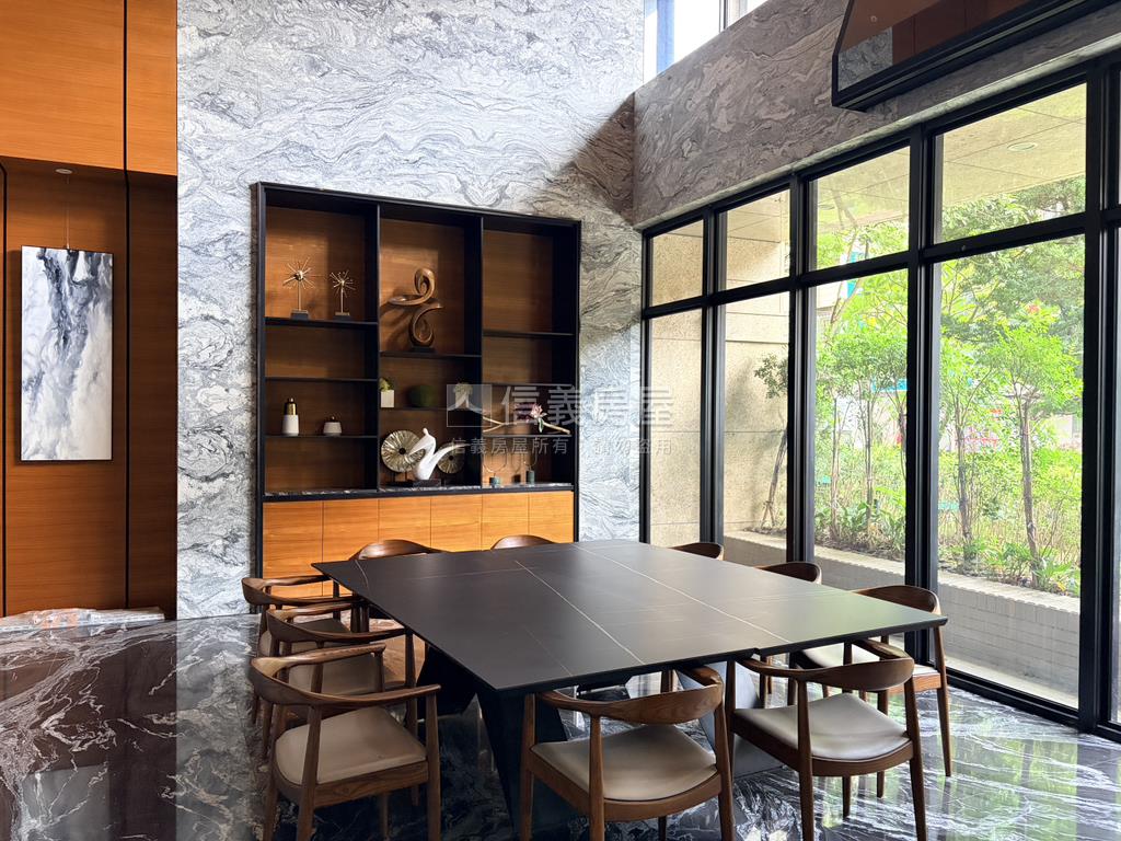 新板宸．氣派三房房屋室內格局與周邊環境