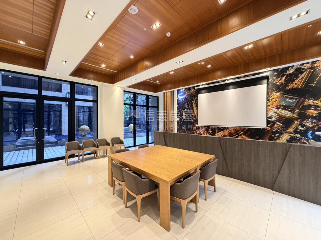 新板宸．氣派三房房屋室內格局與周邊環境