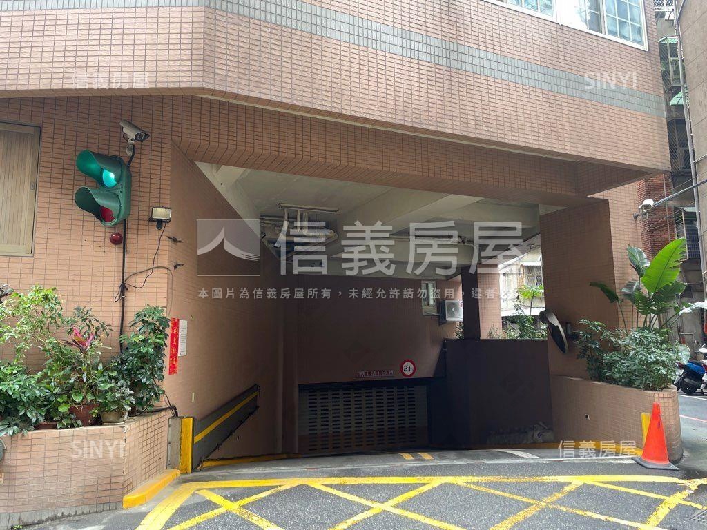 中租理想家坡機Ｂ１車位房屋室內格局與周邊環境