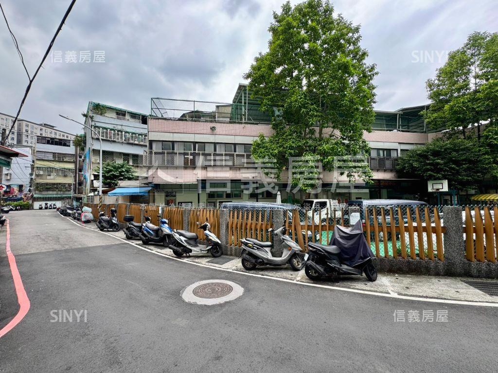 景安方正美寓三房房屋室內格局與周邊環境