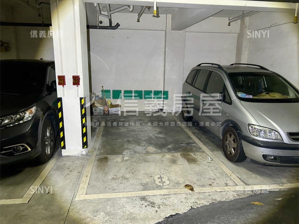 中央新村樓中樓＋坡平車位房屋室內格局與周邊環境