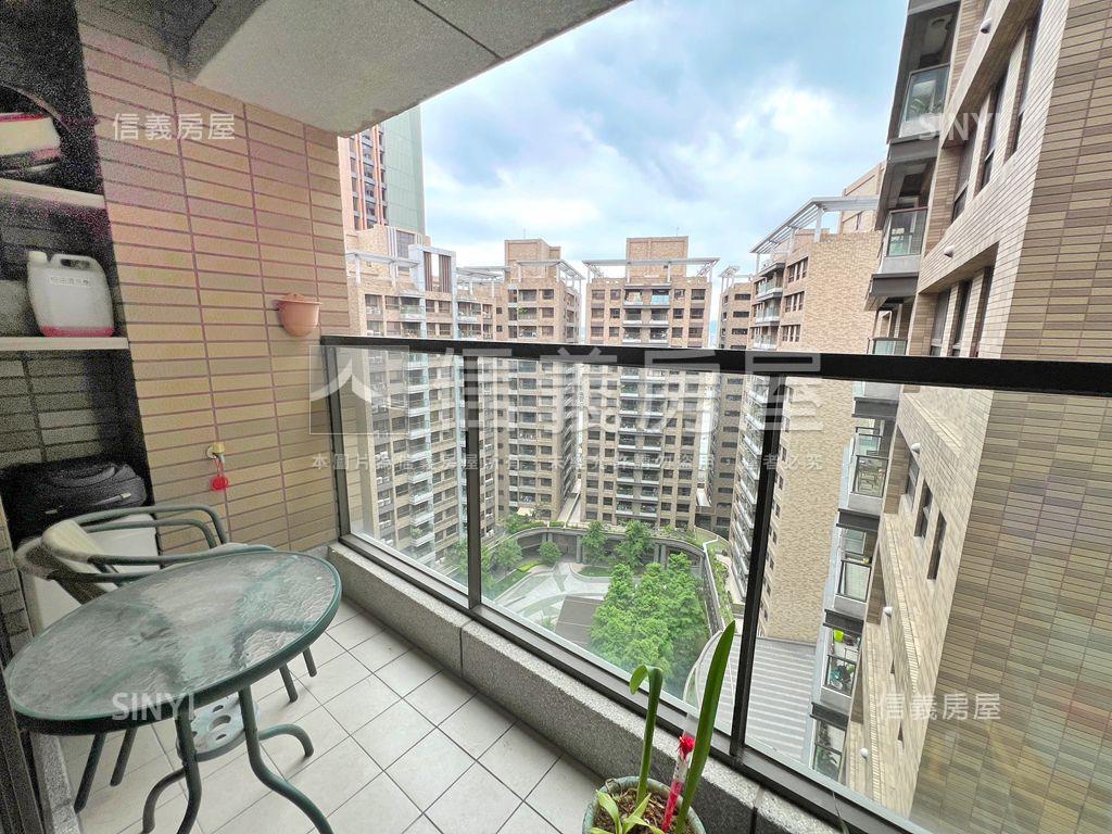 近未來捷運高樓三房車位房屋室內格局與周邊環境