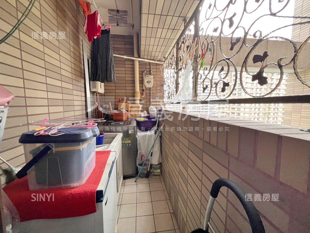 近未來捷運高樓三房車位房屋室內格局與周邊環境