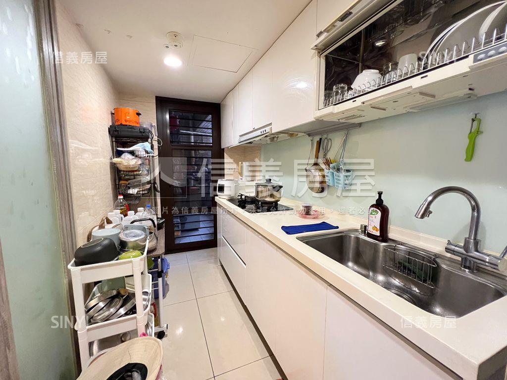 近未來捷運高樓三房車位房屋室內格局與周邊環境