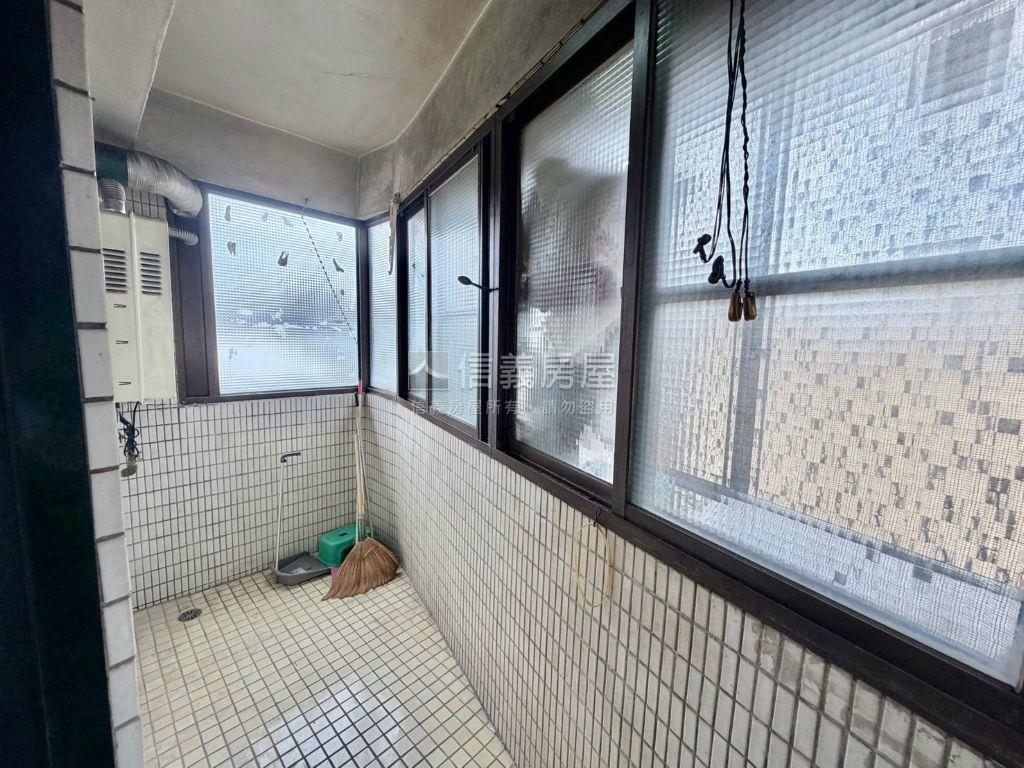 松竹電梯三房兩衛近雙鐵房屋室內格局與周邊環境