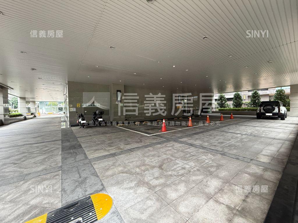 誠售出售。大都會裝潢辦公房屋室內格局與周邊環境