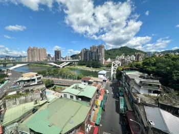 ◆捷運河景電梯◆