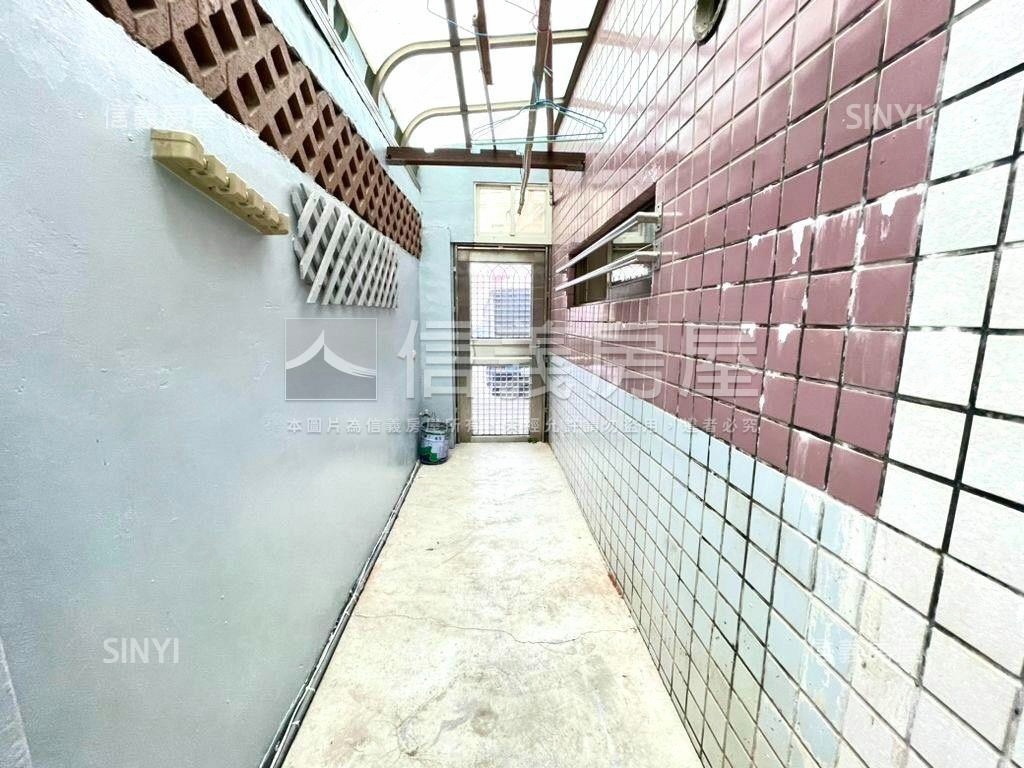 龍井大地坪邊間採光透天房屋室內格局與周邊環境