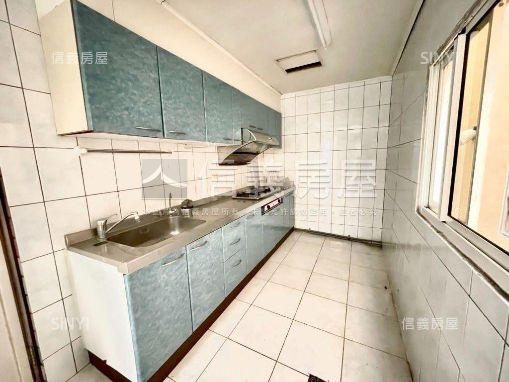 龍井大地坪邊間採光透天房屋室內格局與周邊環境