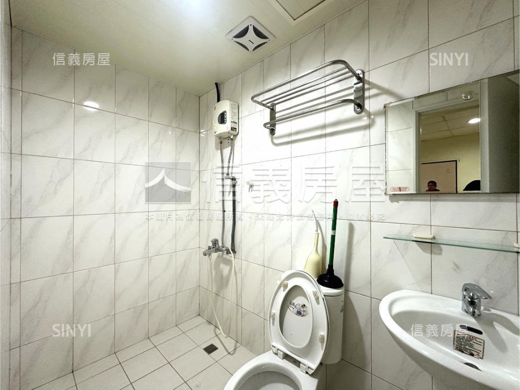 三重國小ＲＣ小資收租寶房屋室內格局與周邊環境