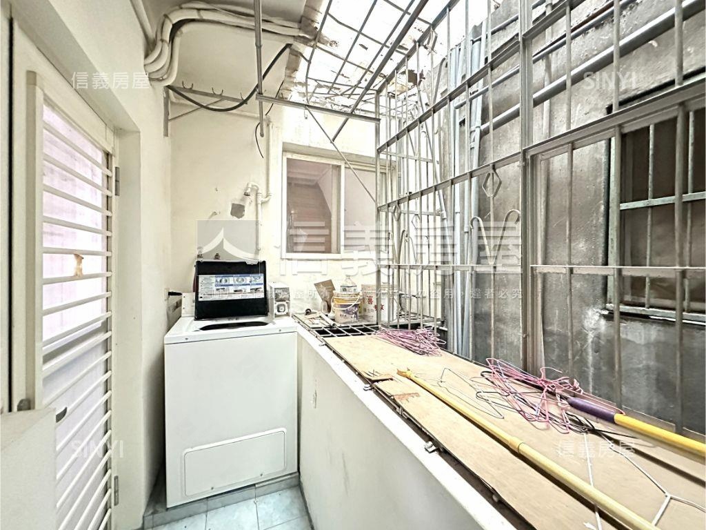 三重國小ＲＣ小資收租寶房屋室內格局與周邊環境