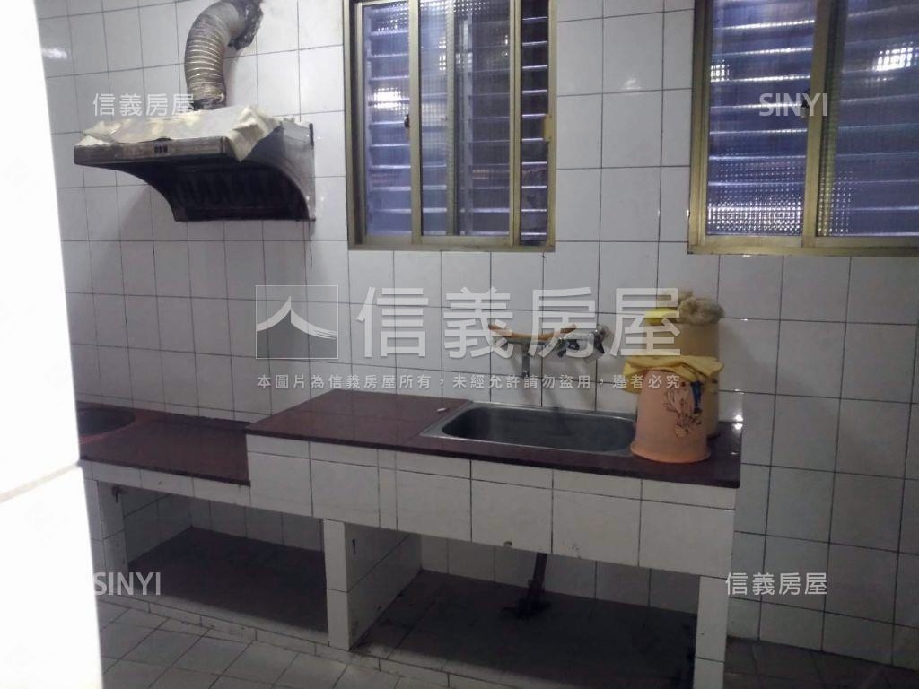 近捷運低總價廠辦房屋室內格局與周邊環境