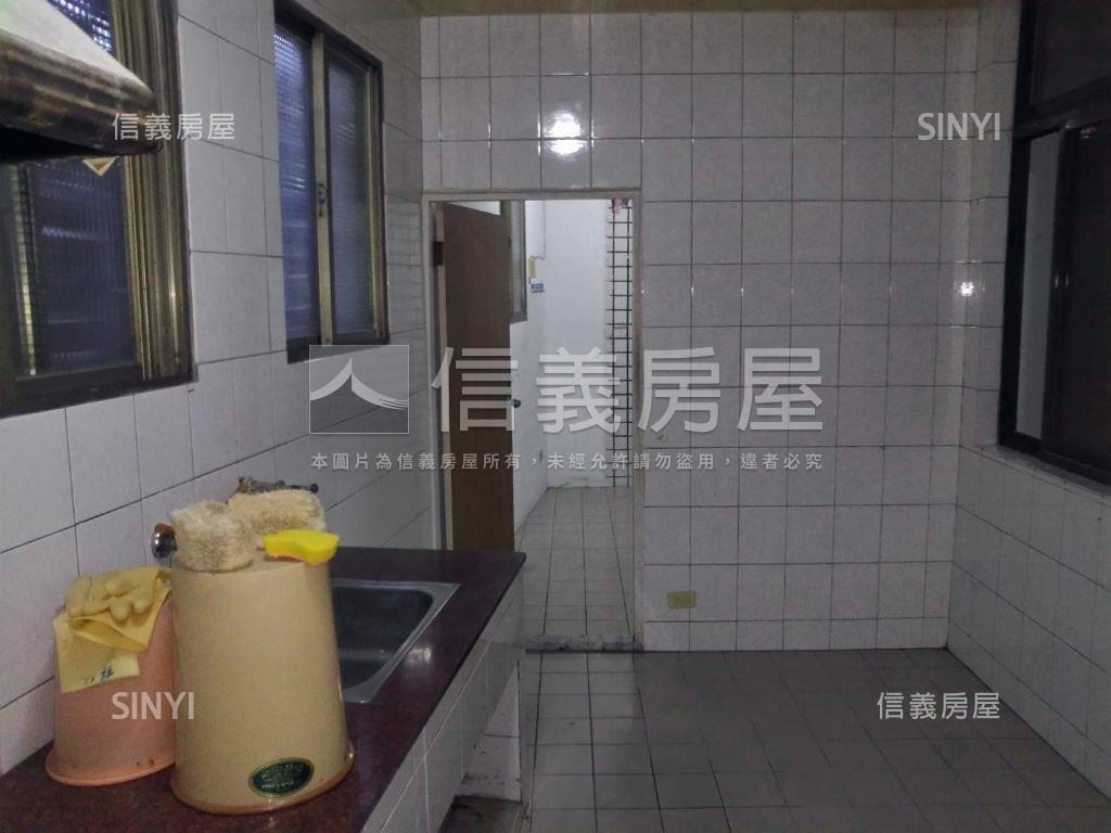 近捷運低總價廠辦房屋室內格局與周邊環境