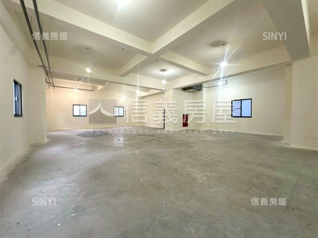新莊好市多獨棟挑高廠房房屋室內格局與周邊環境